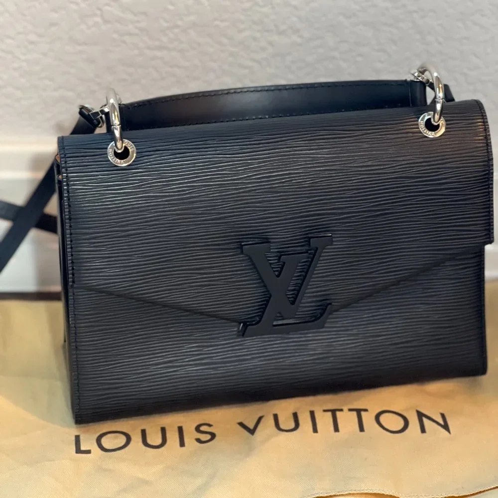 Louis Vuitton Black Epi Leather Crossbody Bag
